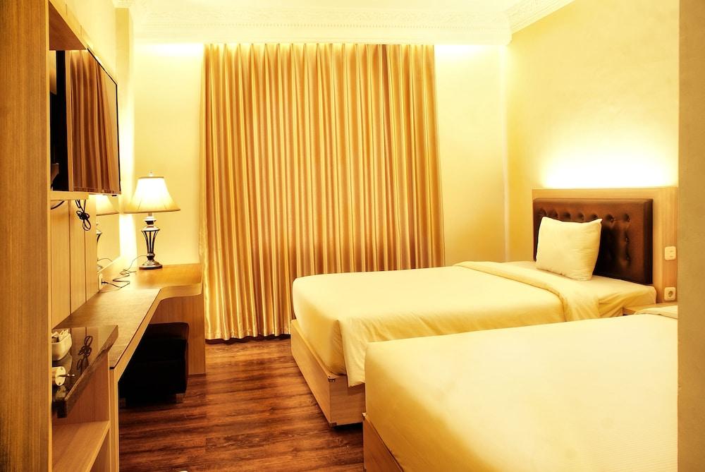 D'Salvatore Boutique Hotel Yogyakarta Maguwo Buitenkant foto