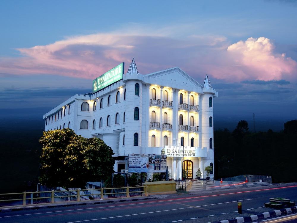 D'Salvatore Boutique Hotel Yogyakarta Maguwo Buitenkant foto