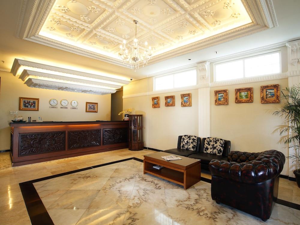 D'Salvatore Boutique Hotel Yogyakarta Maguwo Buitenkant foto