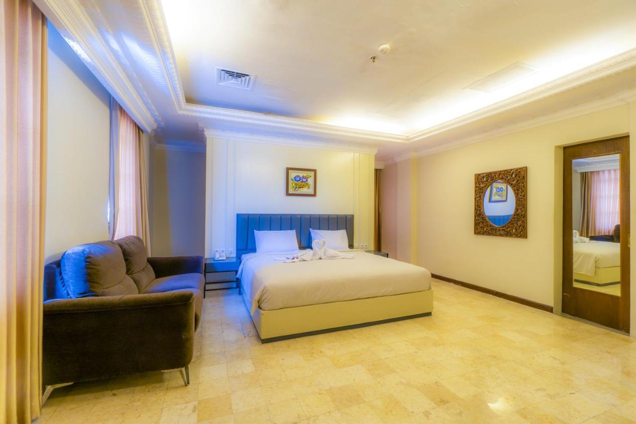 D'Salvatore Boutique Hotel Yogyakarta Maguwo Buitenkant foto