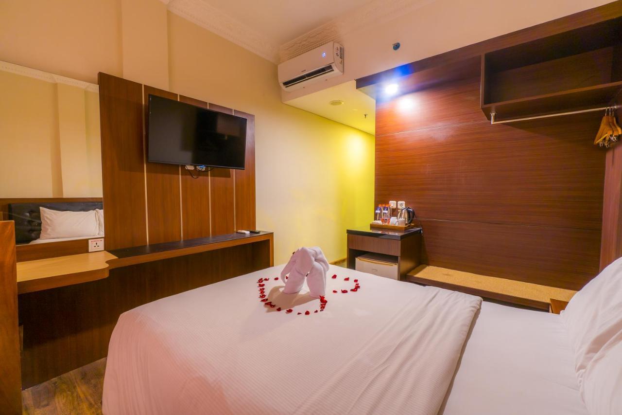 D'Salvatore Boutique Hotel Yogyakarta Maguwo Buitenkant foto