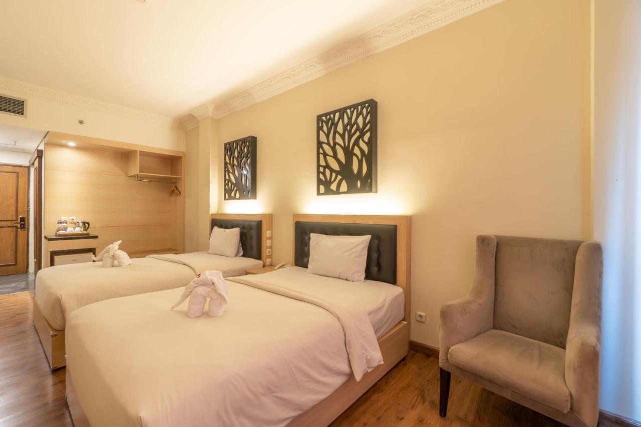 D'Salvatore Boutique Hotel Yogyakarta Maguwo Buitenkant foto