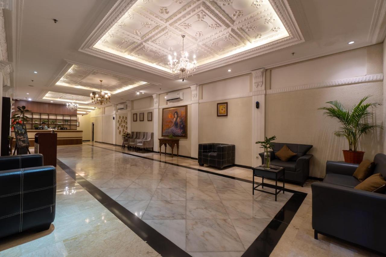 D'Salvatore Boutique Hotel Yogyakarta Maguwo Buitenkant foto