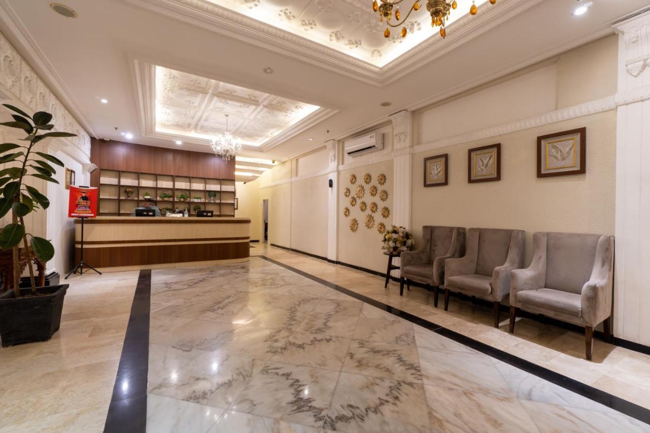 D'Salvatore Boutique Hotel Yogyakarta Maguwo Buitenkant foto