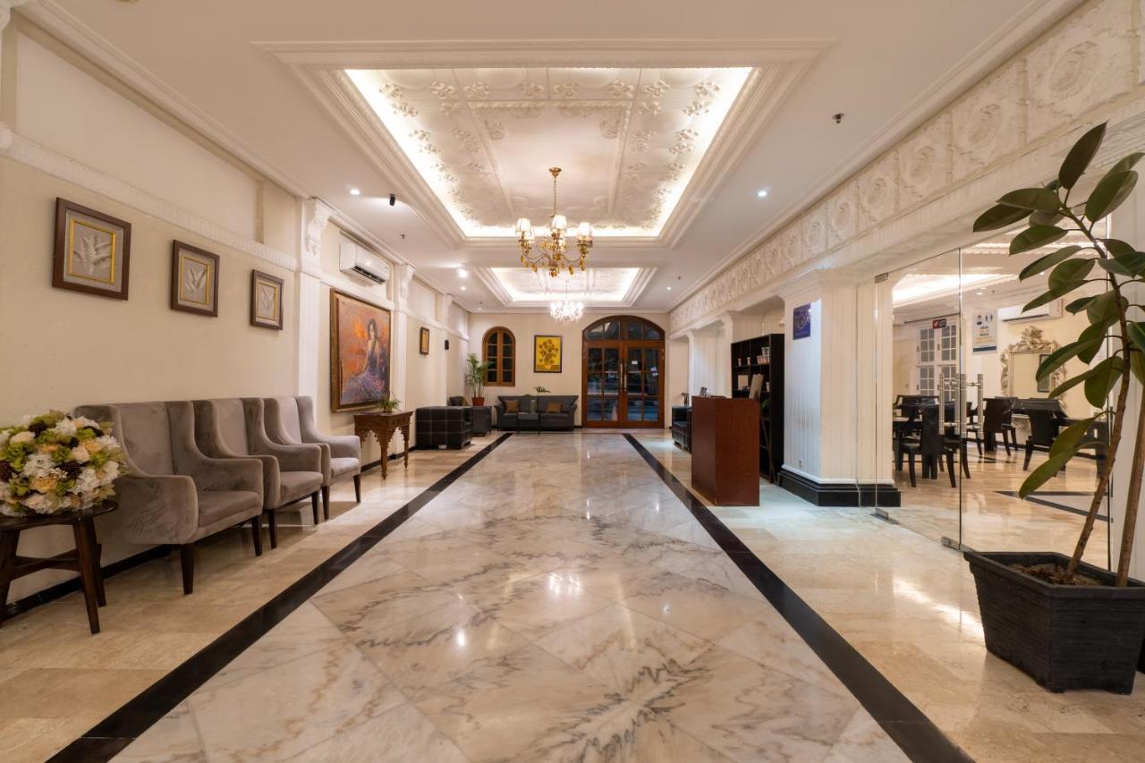 D'Salvatore Boutique Hotel Yogyakarta Maguwo Buitenkant foto