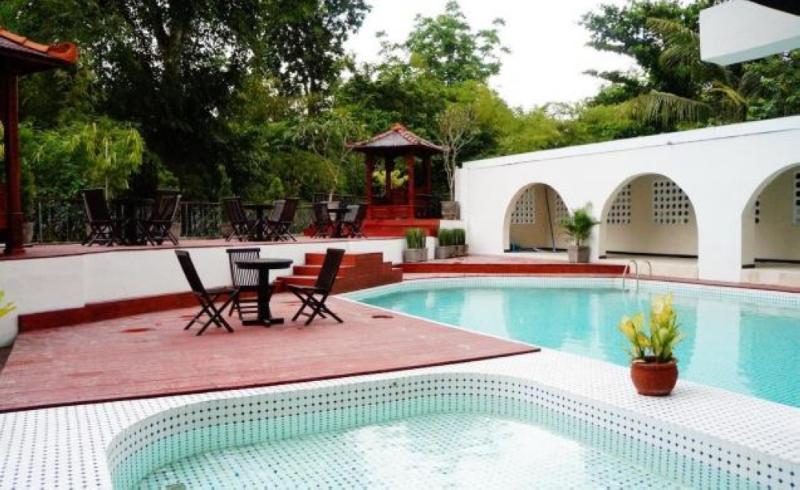 D'Salvatore Boutique Hotel Yogyakarta Maguwo Buitenkant foto