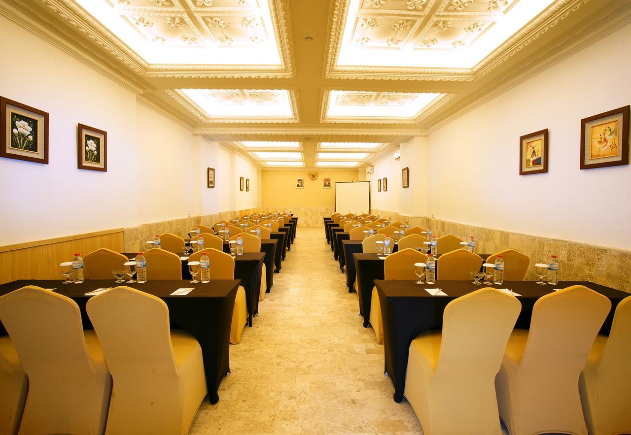 D'Salvatore Boutique Hotel Yogyakarta Maguwo Buitenkant foto