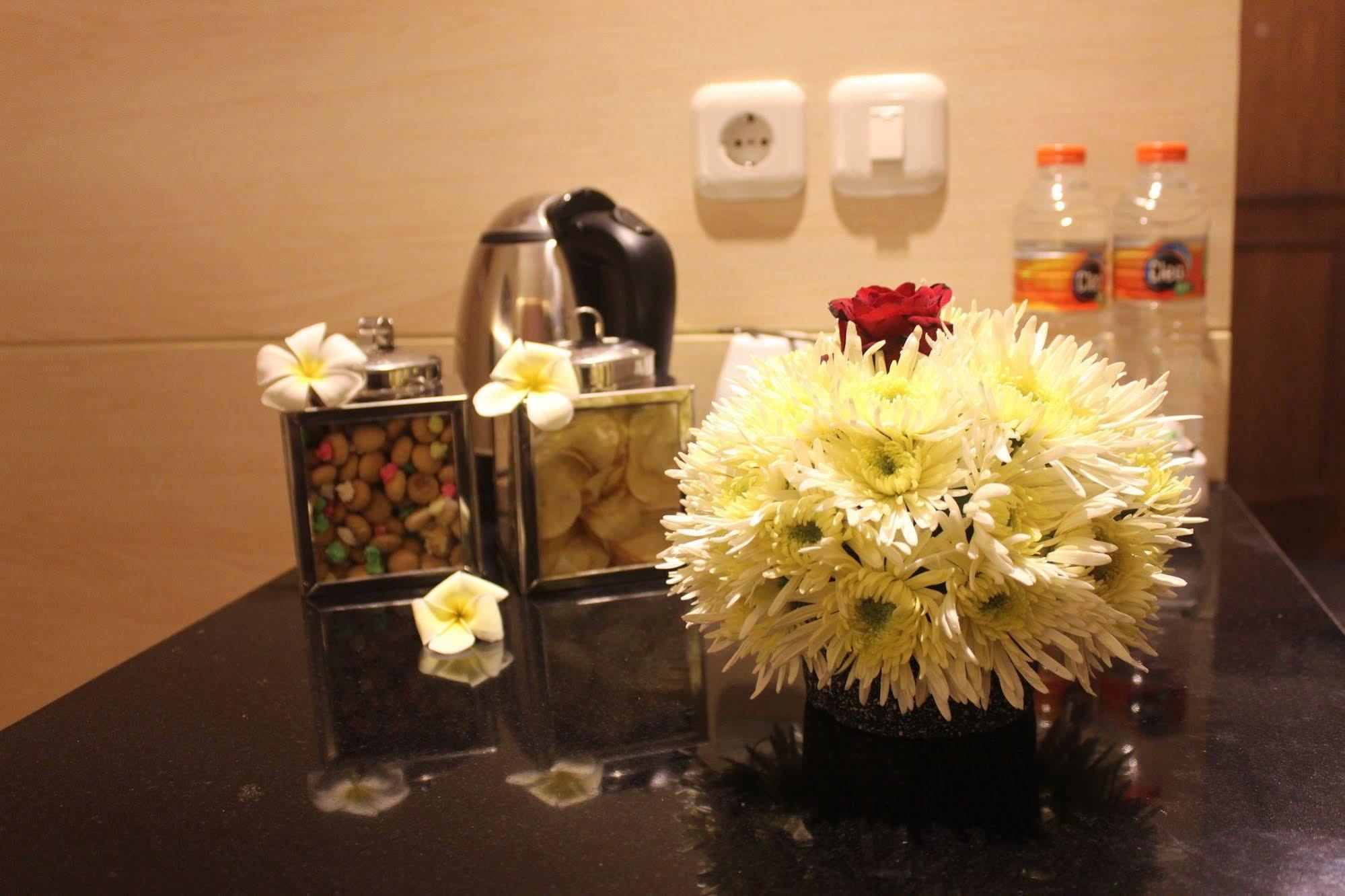 D'Salvatore Boutique Hotel Yogyakarta Maguwo Buitenkant foto