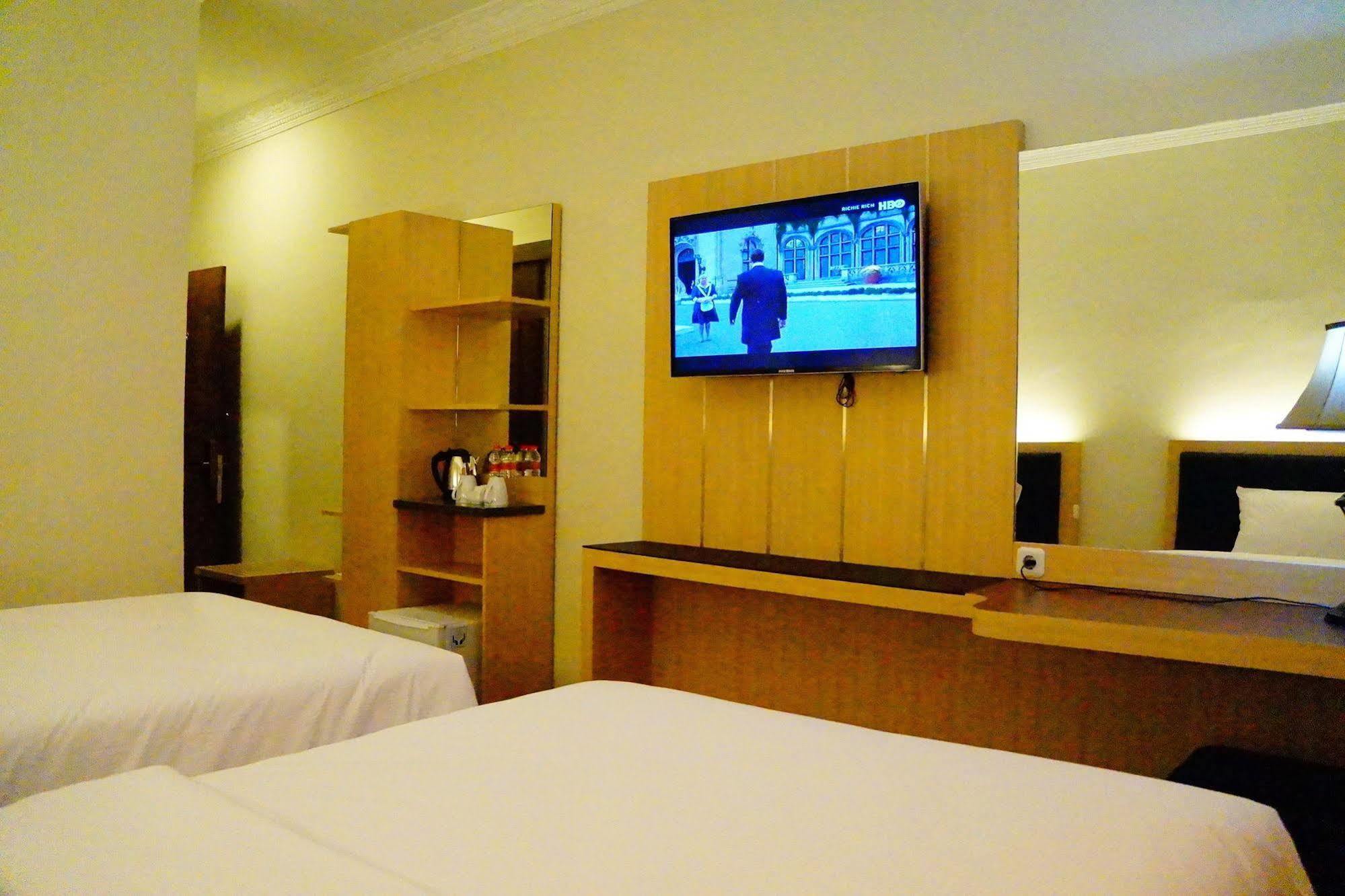 D'Salvatore Boutique Hotel Yogyakarta Maguwo Buitenkant foto