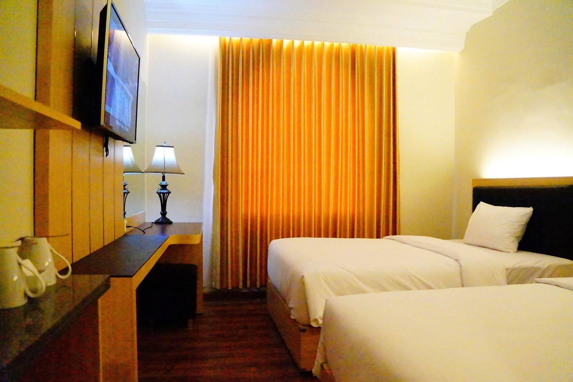D'Salvatore Boutique Hotel Yogyakarta Maguwo Buitenkant foto